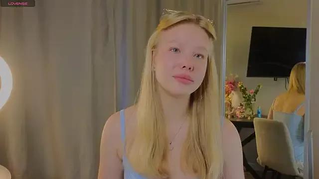 emilyshepar_d from StripChat is Freechat