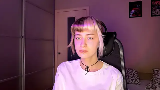 EmilySkyline — Stand up