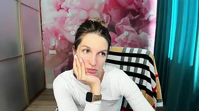 Try our girls live displays and explore the company of endless strippers, with beautiful physiques, vibrating toys and more.