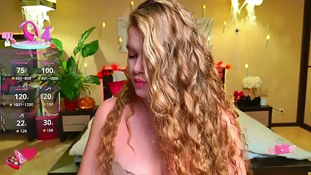 EmilyWhispers from StripChat is Freechat