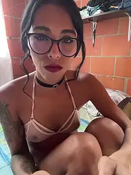 Emma__cumlovee from StripChat is Freechat