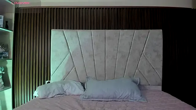 emma_bloom_ — HI EMMA SPANK MY ASS