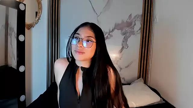 Emma_Collins2 from StripChat is Freechat