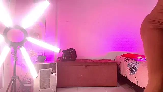emma_madi from StripChat is Freechat