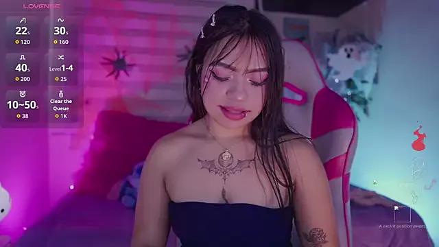 emma_soffia from StripChat is Freechat