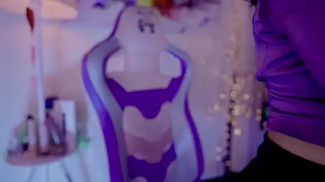Try our girls live displays and explore the company of endless strippers, with beautiful physiques, vibrating toys and more.