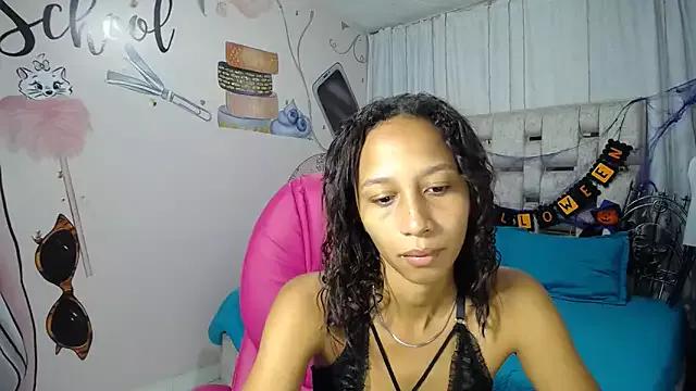 Try our girls live displays and explore the company of endless strippers, with beautiful physiques, vibrating toys and more.