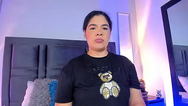 Try our girls live displays and explore the company of endless strippers, with beautiful physiques, vibrating toys and more.