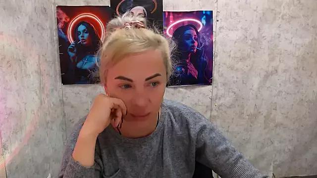 Try our girls live displays and explore the company of endless strippers, with beautiful physiques, vibrating toys and more.