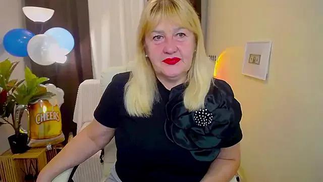 EmmaEllison from StripChat is Freechat