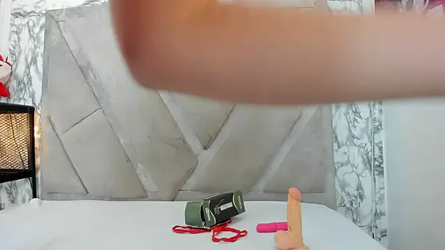 EmmaHollis — Freechat on StripChat