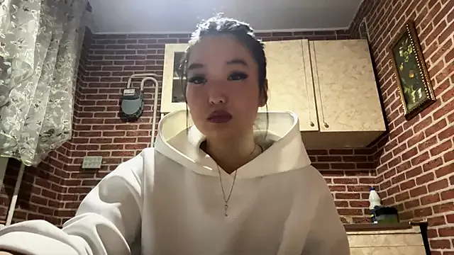 EmmaLeexth — send the cutiest air kiss ^3