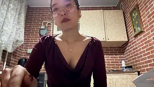 Try our girls live displays and explore the company of endless strippers, with beautiful physiques, vibrating toys and more.