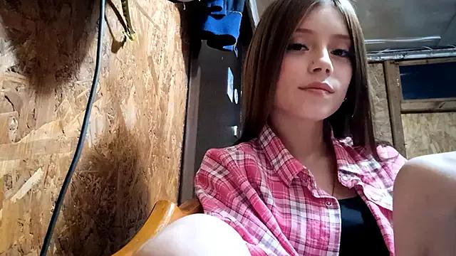 Try our girls live displays and explore the company of endless strippers, with beautiful physiques, vibrating toys and more.