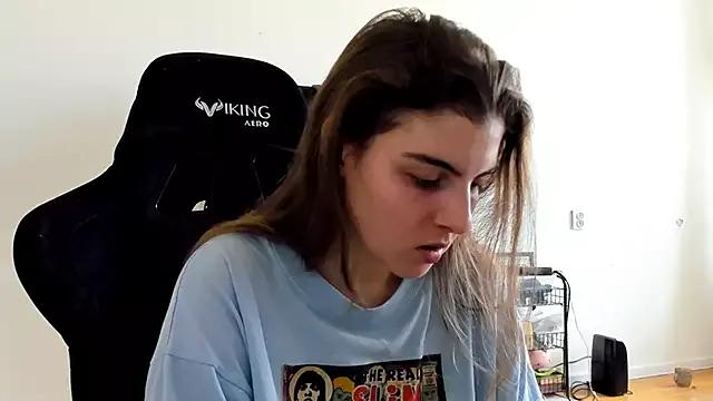emmamurrr from StripChat is Freechat