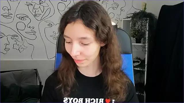 Try our girls live displays and explore the company of endless strippers, with beautiful physiques, vibrating toys and more.