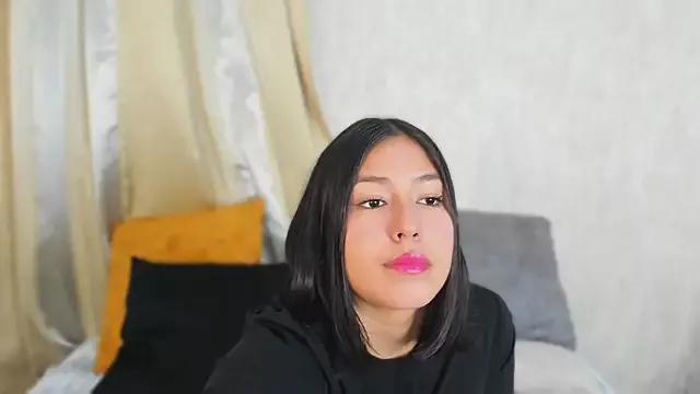 EmmaRossem from StripChat