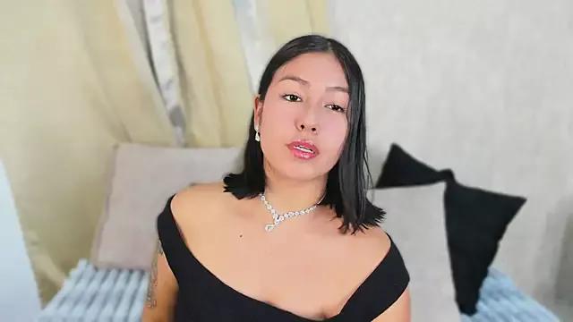 EmmaRossem from StripChat