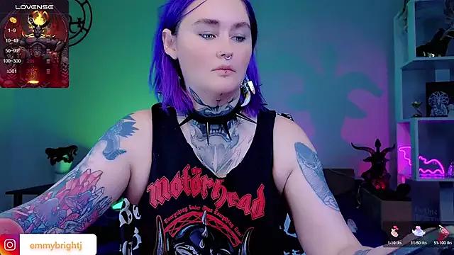 Try our girls live displays and explore the company of endless strippers, with beautiful physiques, vibrating toys and more.