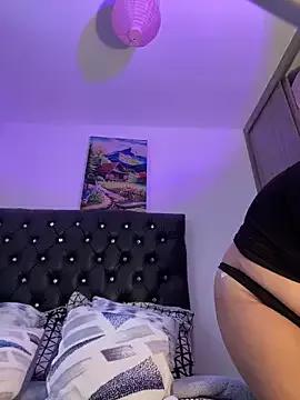Try our girls live displays and explore the company of endless strippers, with beautiful physiques, vibrating toys and more.