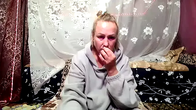 EnchantingEcho — Freechat on StripChat