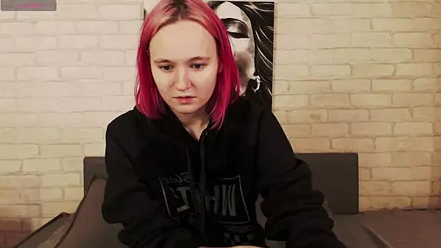 Try our girls live displays and explore the company of endless strippers, with beautiful physiques, vibrating toys and more.