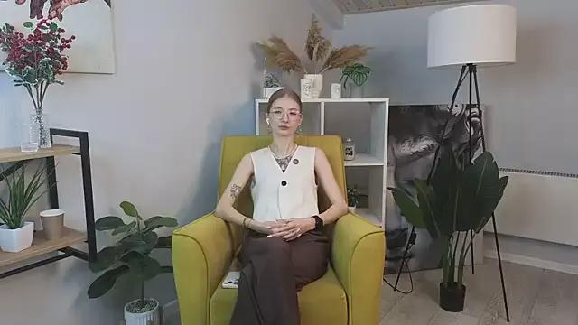 EsmeBendall from StripChat is Freechat