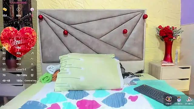 Try our girls live displays and explore the company of endless strippers, with beautiful physiques, vibrating toys and more.