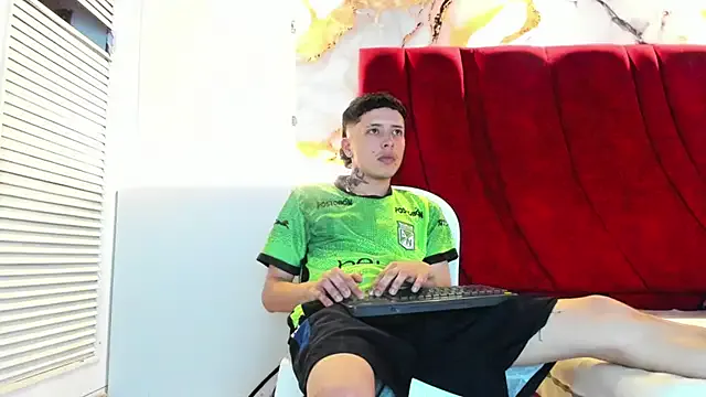 ESTEBAN_2102's avatar