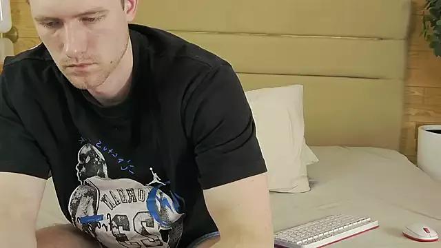 Try our girls live displays and explore the company of endless strippers, with beautiful physiques, vibrating toys and more.