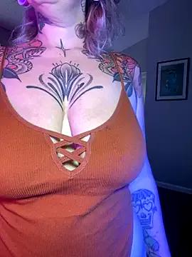 Try our girls live displays and explore the company of endless strippers, with beautiful physiques, vibrating toys and more.