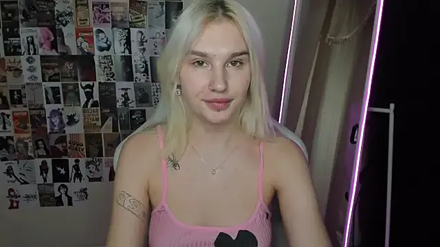 EvelinaLuu — off my shorts