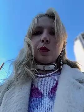 Try our girls live displays and explore the company of endless strippers, with beautiful physiques, vibrating toys and more.