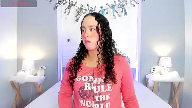 Try our girls live displays and explore the company of endless strippers, with beautiful physiques, vibrating toys and more.