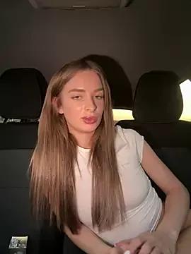 EvieEvans from StripChat
