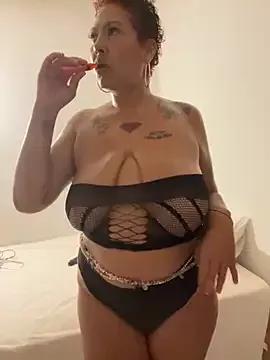 Try our girls live displays and explore the company of endless strippers, with beautiful physiques, vibrating toys and more.