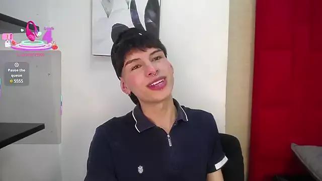 Ezra_Storm from StripChat is Freechat