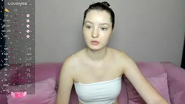 Fairyy_Moon from StripChat is Freechat