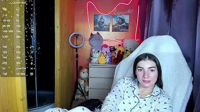 Avatar of Fiery_Brunette_