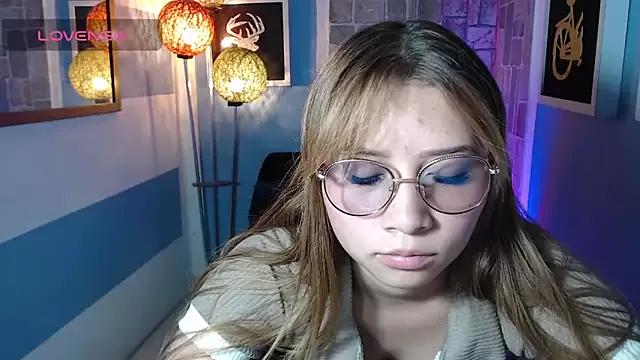 Fiorellaa_delsd from StripChat is Freechat