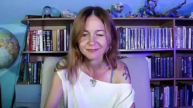 Foxilady357 from StripChat is Freechat