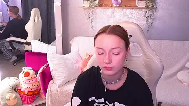 FoxyMayy from StripChat is Freechat