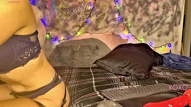 fuckingbimbo from StripChat is Freechat