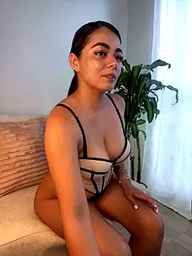 Try our girls live displays and explore the company of endless strippers, with beautiful physiques, vibrating toys and more.
