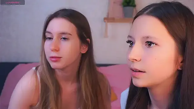 GabrielleLynchard — is hot here lets take off that tops 