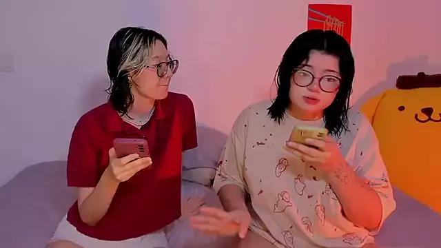 Try our girls live displays and explore the company of endless strippers, with beautiful physiques, vibrating toys and more.