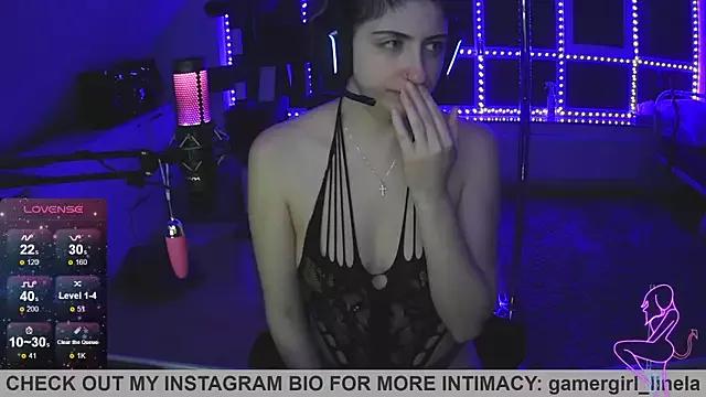 Try our girls live displays and explore the company of endless strippers, with beautiful physiques, vibrating toys and more.