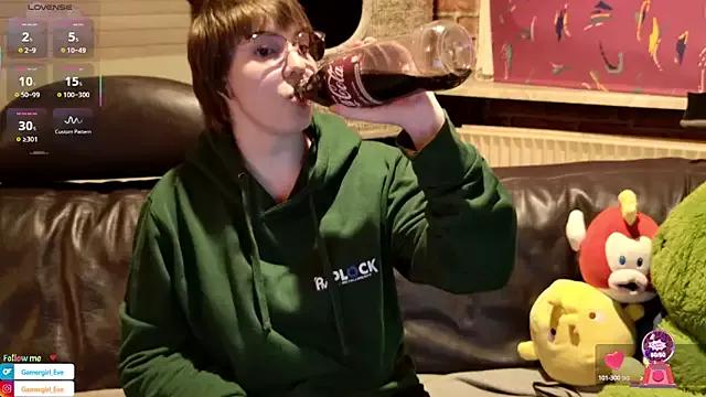 Try our girls live displays and explore the company of endless strippers, with beautiful physiques, vibrating toys and more.