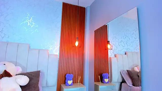 Try our girls live displays and explore the company of endless strippers, with beautiful physiques, vibrating toys and more.