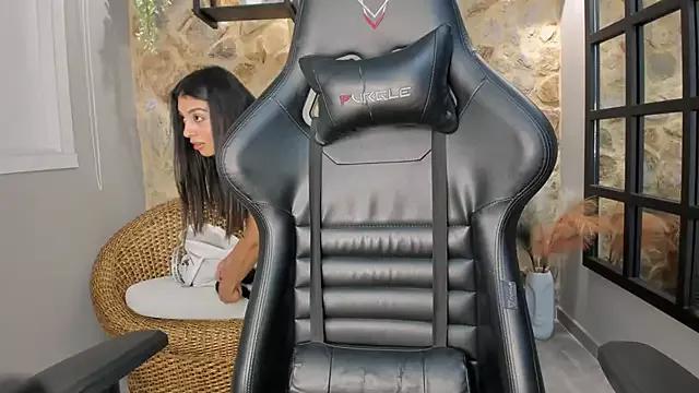 GeorginaCollins from StripChat is Freechat